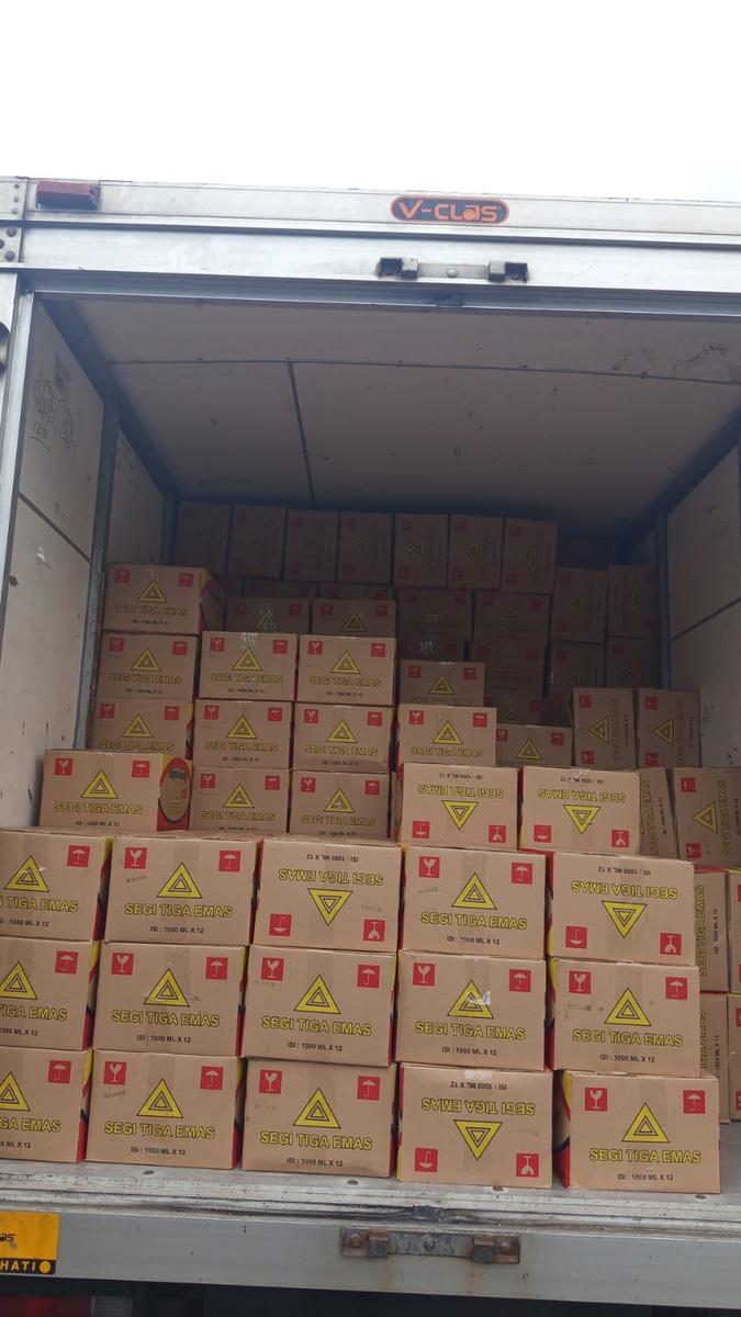 LSK logistics distribution truck